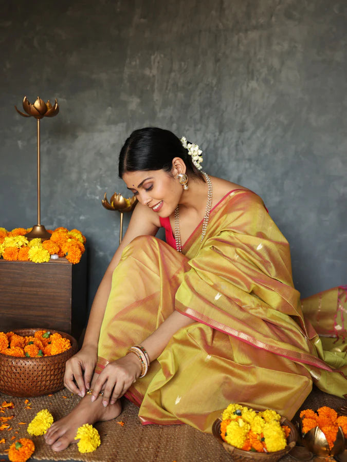 Outstanding Mustered Cotton Silk Saree With Impressive Blouse Piece