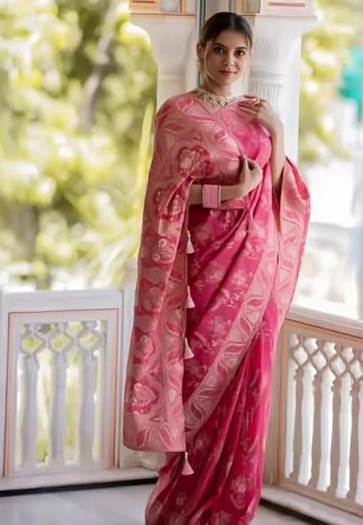 Supernal Pink Soft Silk Saree With Brood Blouse Piece