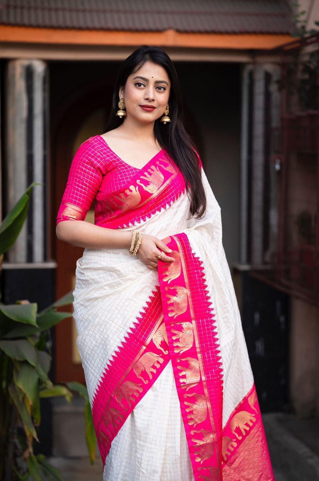 Susurrous Off White Soft Silk Saree With Excellent Blouse Piece