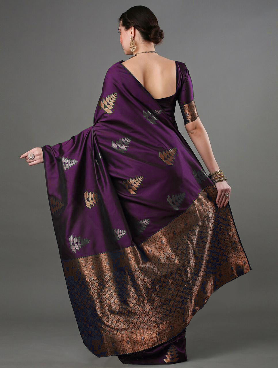 Scintilla Purple Soft Silk Saree With Tempting Blouse Piece