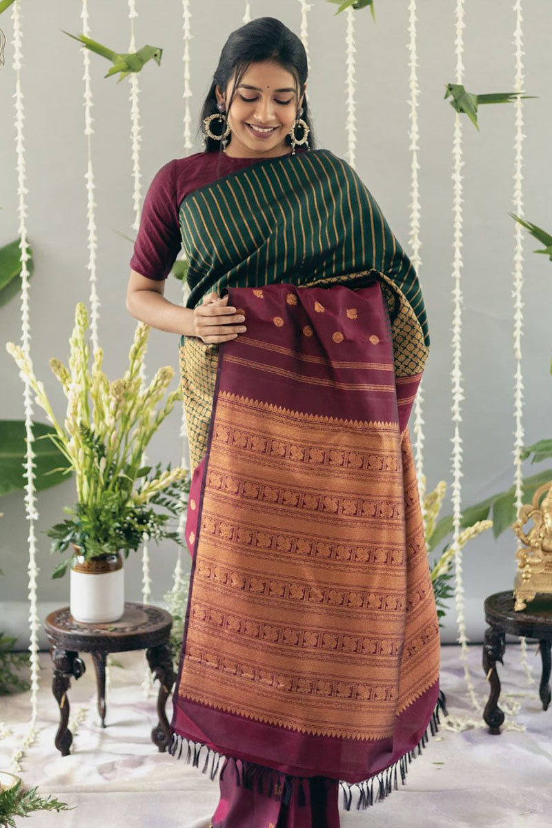 A dreamy Green Soft Silk Saree With Beauteous Blouse Piece