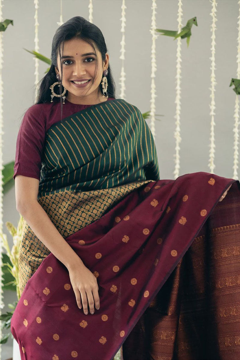 A dreamy Green Soft Silk Saree With Beauteous Blouse Piece