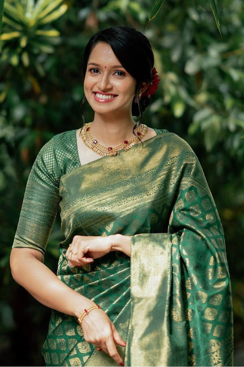 Tempting Green Color Soft Silk Saree With Blouse Piece