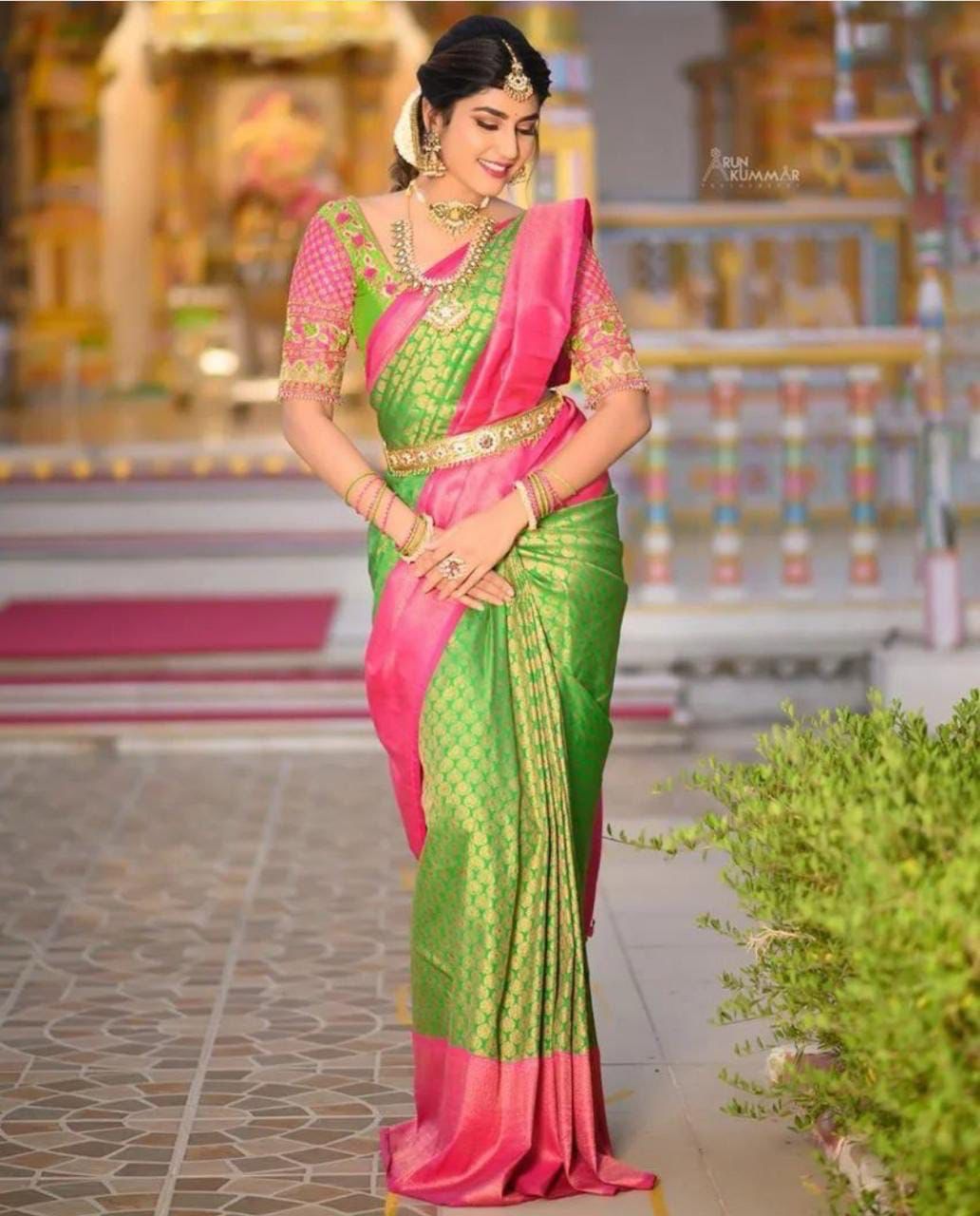 Enticing Parrot Soft Silk Saree With Sophisticated Blouse Piece