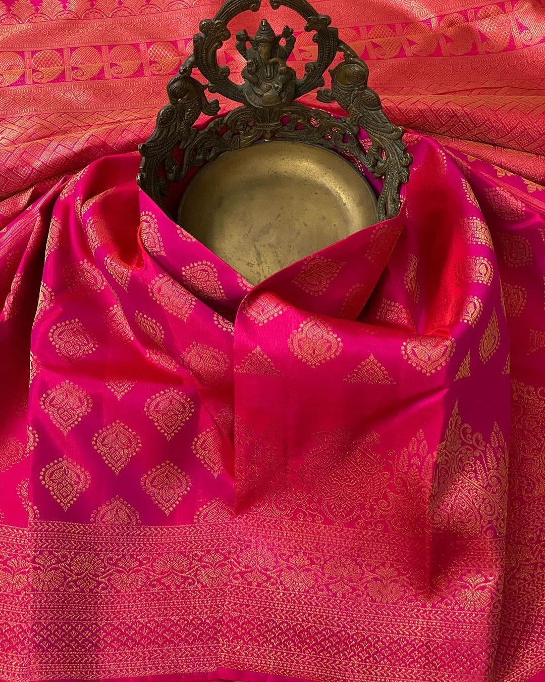 Ebullience Pink Soft Silk Saree With Sempiternal Blouse Piece