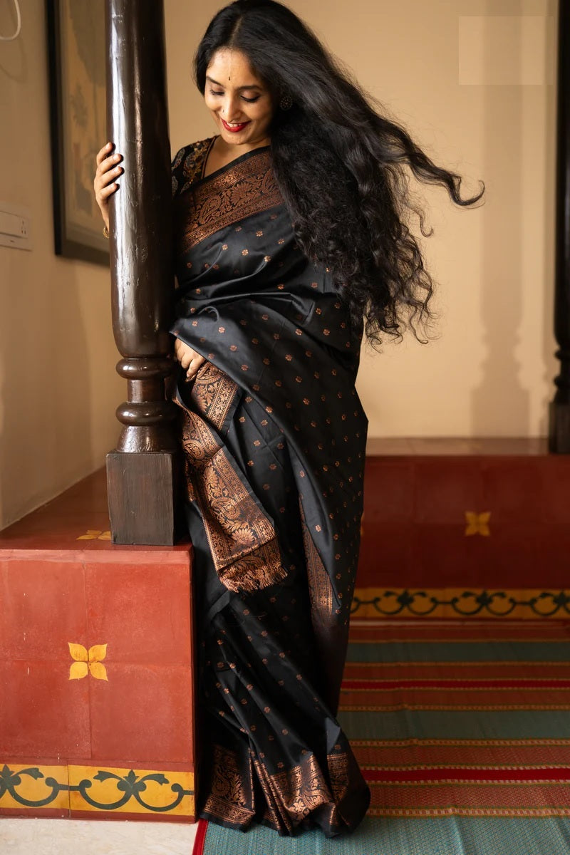 Tremendous Black Soft Silk Saree With Adoring Blouse Piece