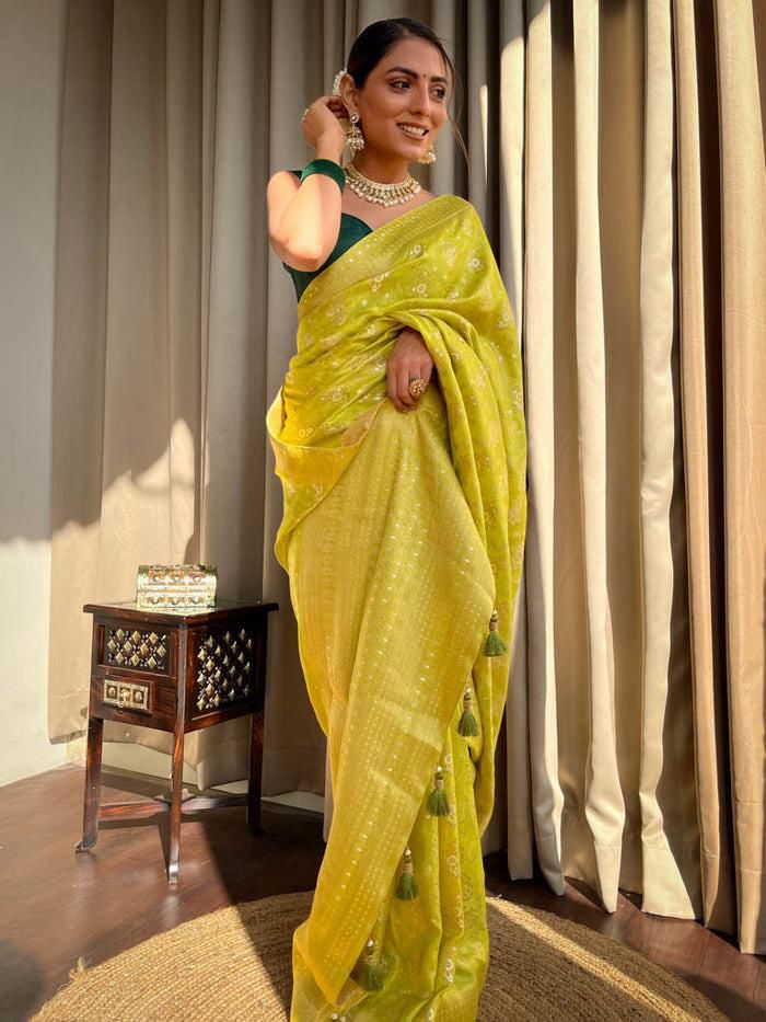 Stunner Yellow Soft Silk Saree With Devastating Blouse Piece