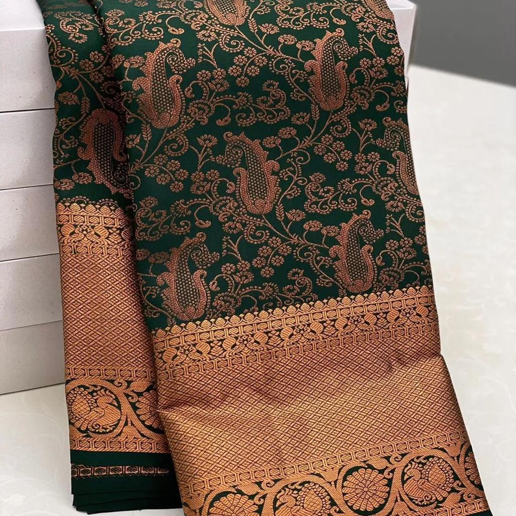 Admirable Green Soft Banarasi Silk Saree With Beleaguer Blouse Piece