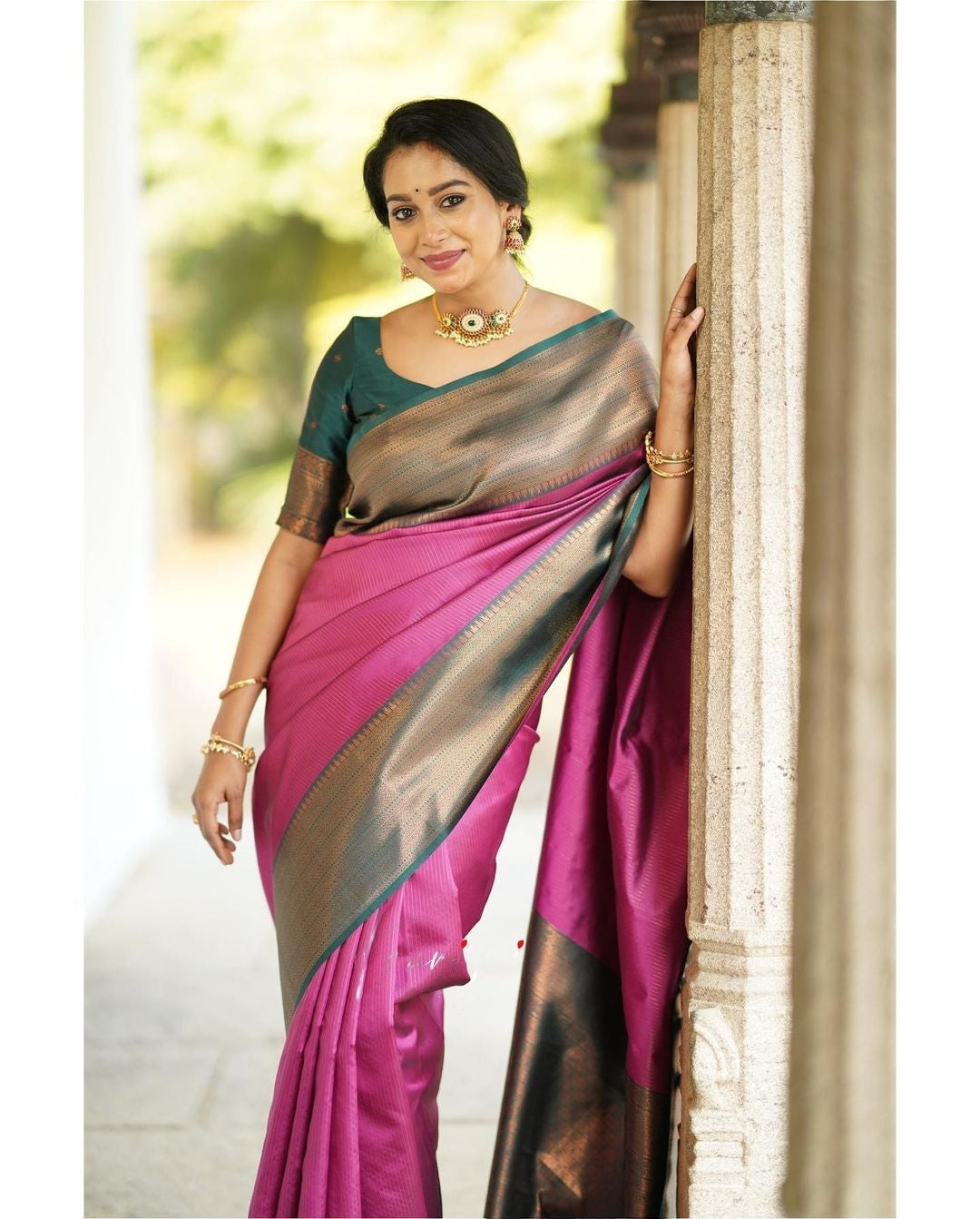 Groovy Pink Color Soft Silk Saree With Blouse Piece