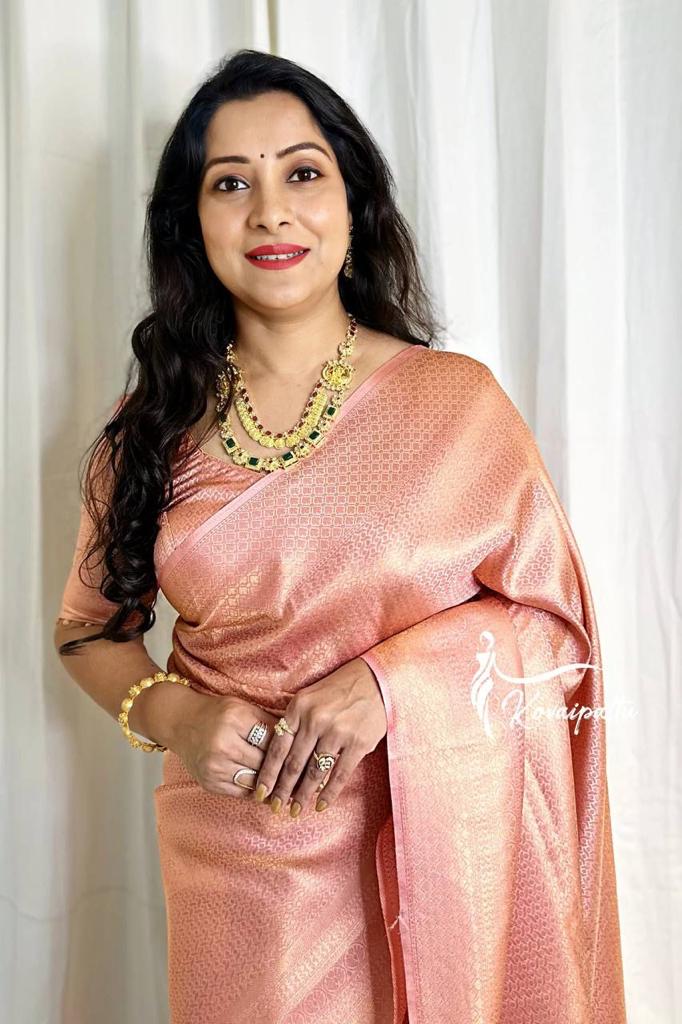 Incomparable Peach Color Soft Banarasi Silk Saree With Blouse Piece