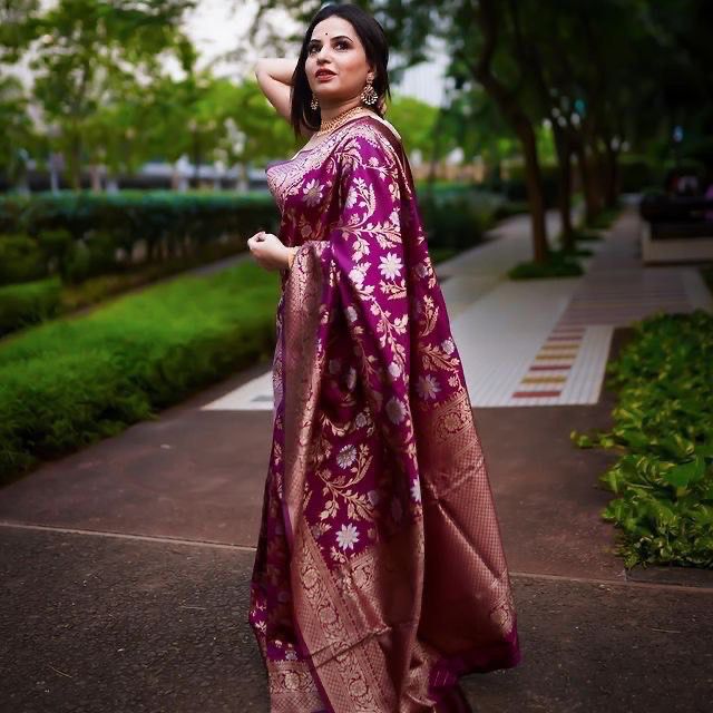 Flameboyant Purple Color Soft Banarasi Silk Saree With Blouse Piece