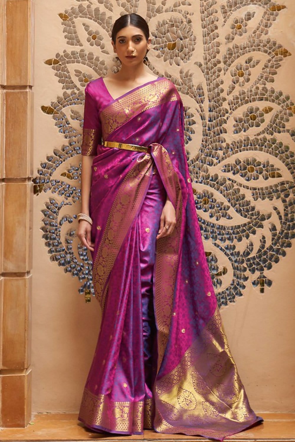 Lissome Purple Color Kanjivaram Silk Saree with Pleasant Blouse Piece