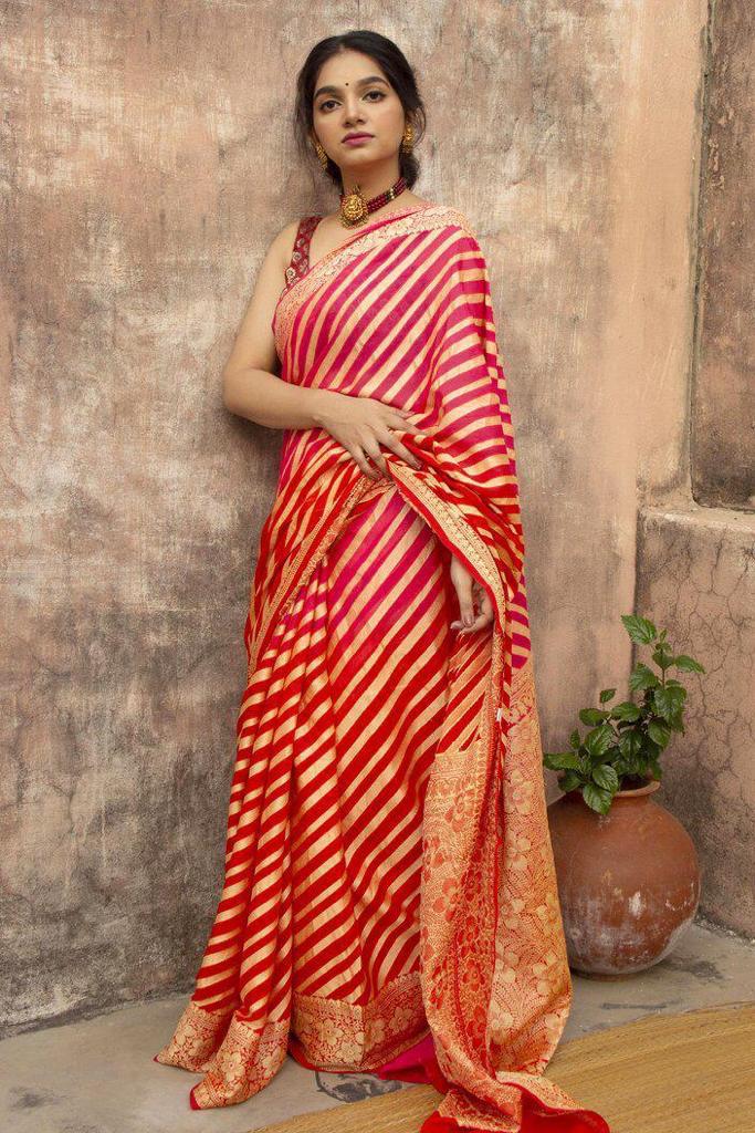 Supernal Red Color Soft Silk Saree With Blouse Piece