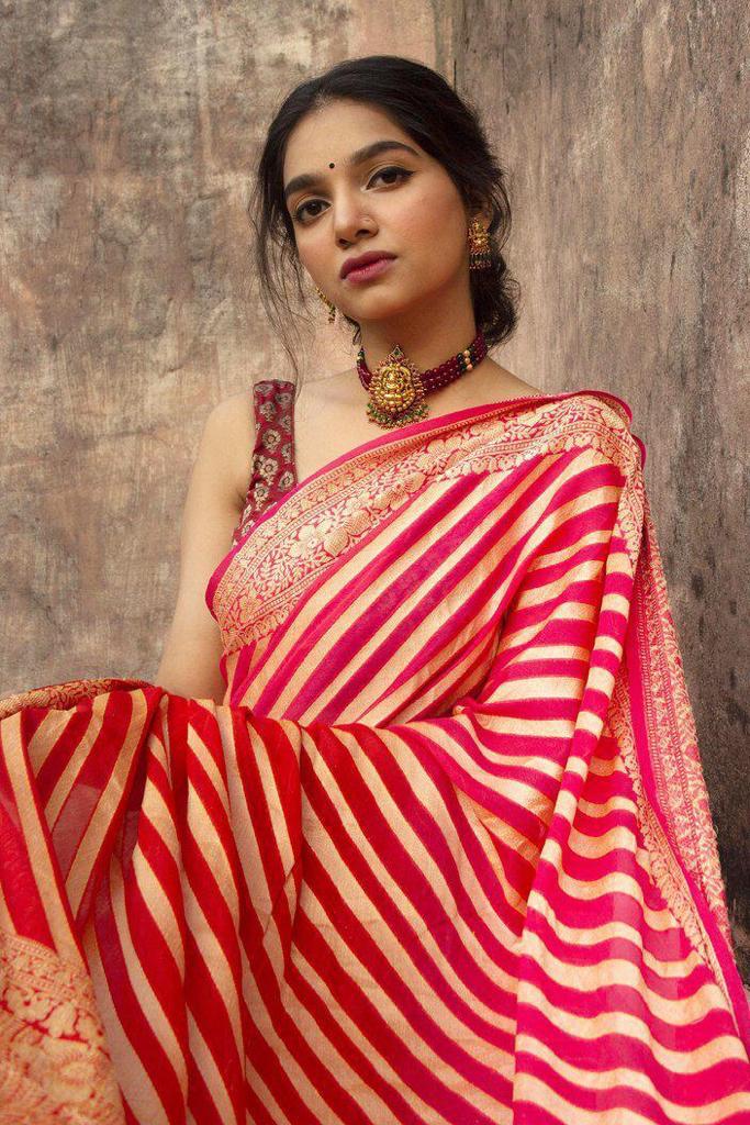 Supernal Red Color Soft Silk Saree With Blouse Piece