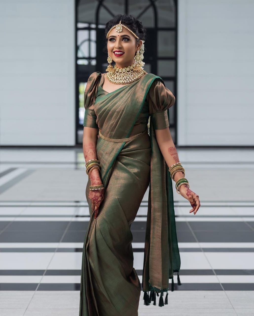 Chatoyant Green Soft Silk Saree With Divine Blouse Piece