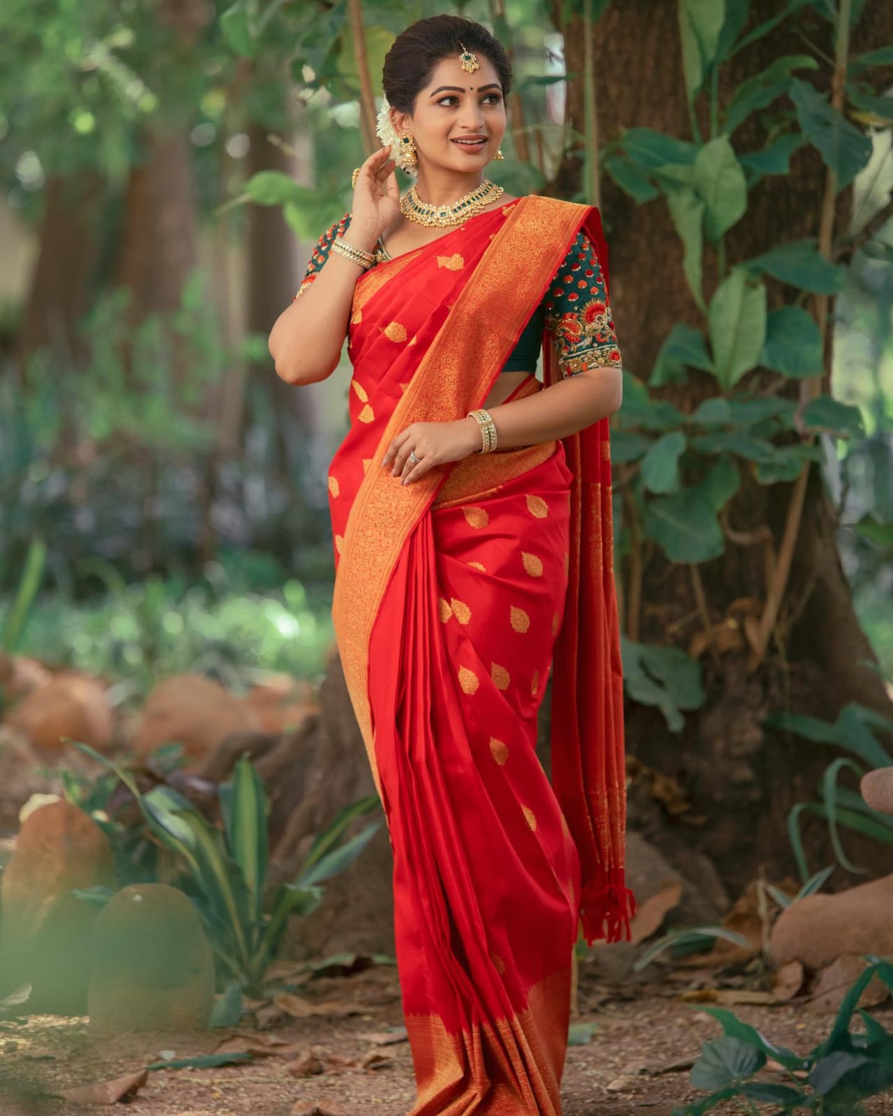 Adorning Red Color Soft Silk Saree With Cynosure Blouse Piece