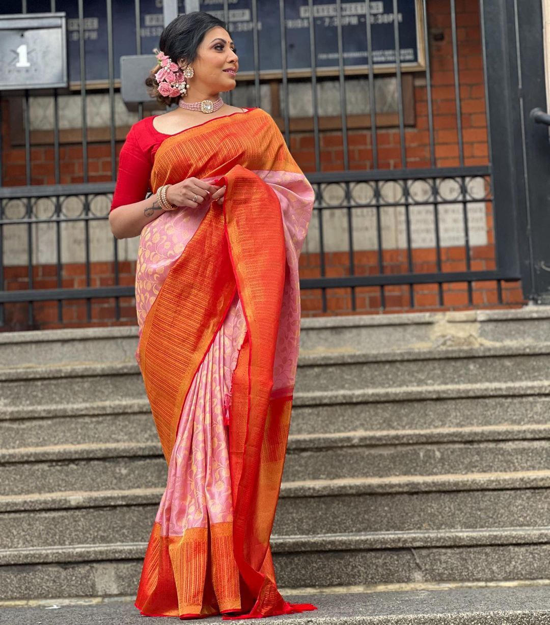 Artistic Peach Soft Banarasi Silk Saree With Profuse Blouse piece