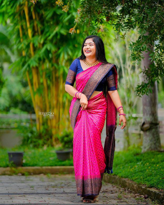 Prominent Pink Color Soft Silk Saree With Blouse Piece