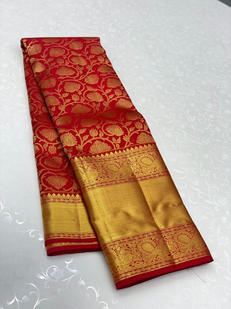 Lovely Red Color Soft Banarasi Silk Saree With Blouse Piece