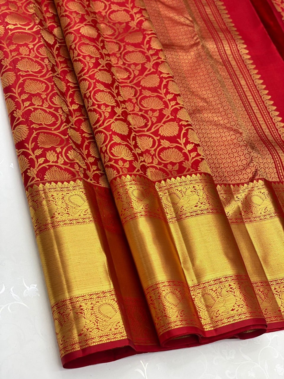 Lovely Red Color Soft Banarasi Silk Saree With Blouse Piece