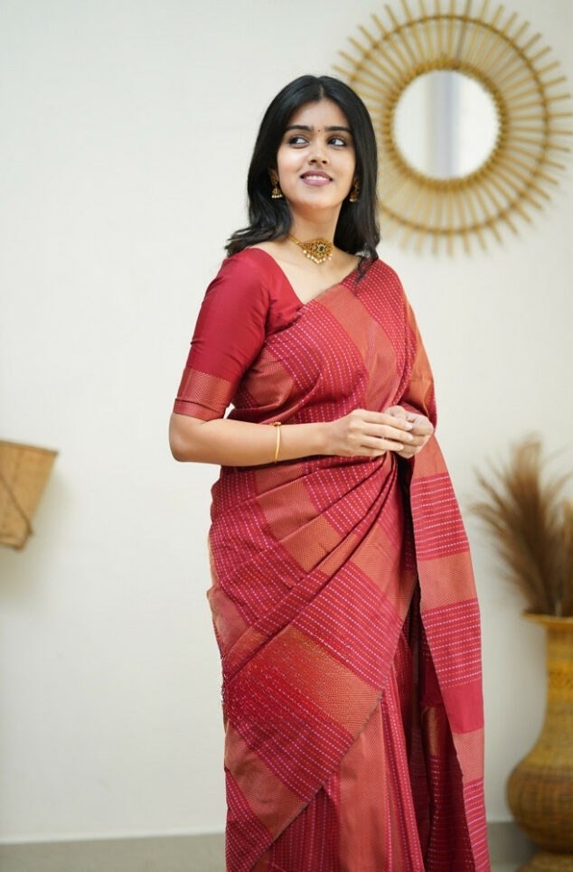 Deserving Red Color Soft Silk Saree With Hypnotic Blouse Piece